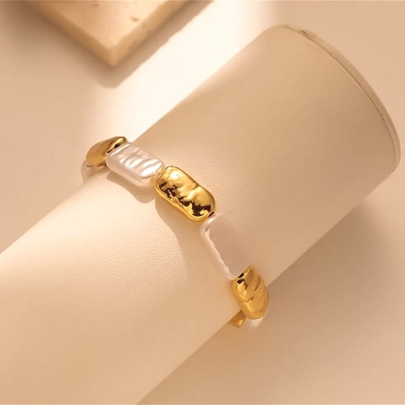 ⚜️𝟯𝟬%𝗢𝗙𝗙 𝗯𝘂𝗻𝗱𝗹𝗲𝘀 𝟯+⚜️ NEW Flat Rectangle Baroque Pearl Beaded Bracelet - Picture 6 of 8